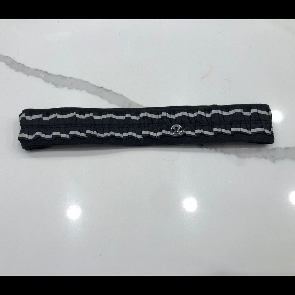 Patterned Lululemon headband with grip